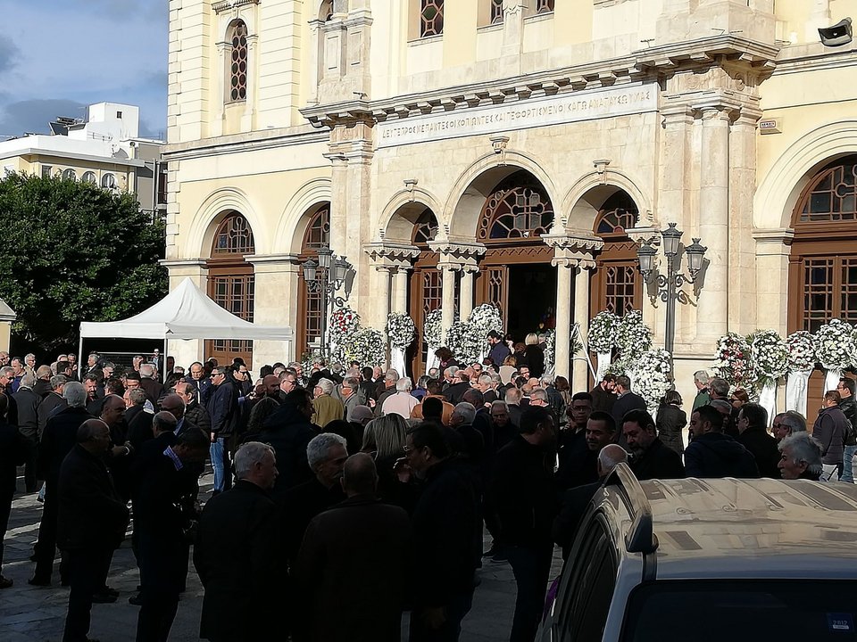 κηδεία δεικτάκη