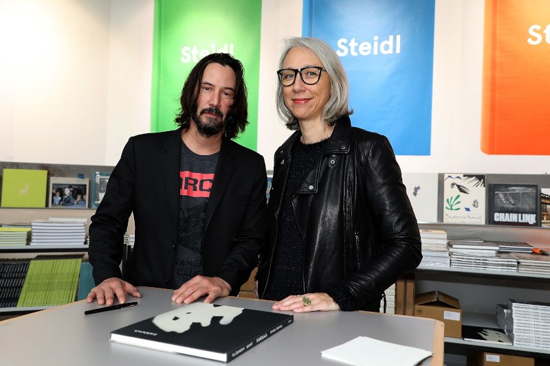 Από την συνεργασία τους στο βιβλίο του Κιάνου Ριβς «Shadows»