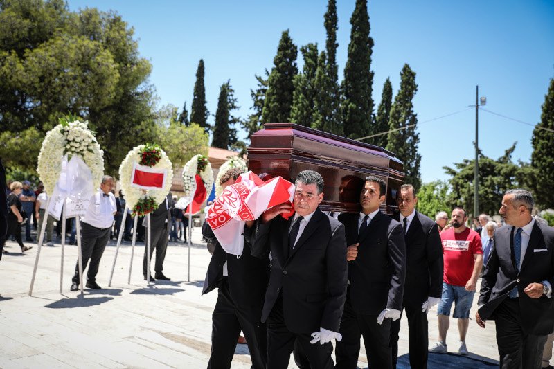 Κηδεία Νίκου Αλέφαντου