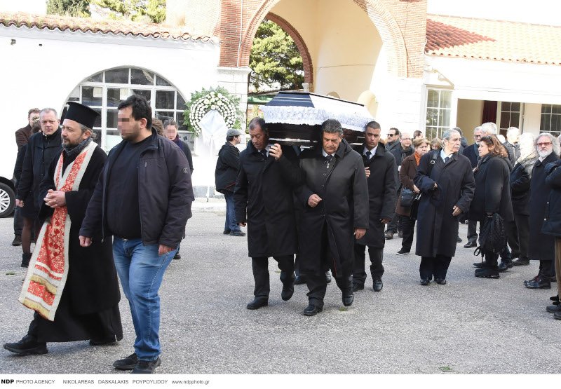 Συγγενείς, φίλοι και συνεργάτες αποχαιρέτισαν τον ηθοποιό Δημήτρη Τσούτση