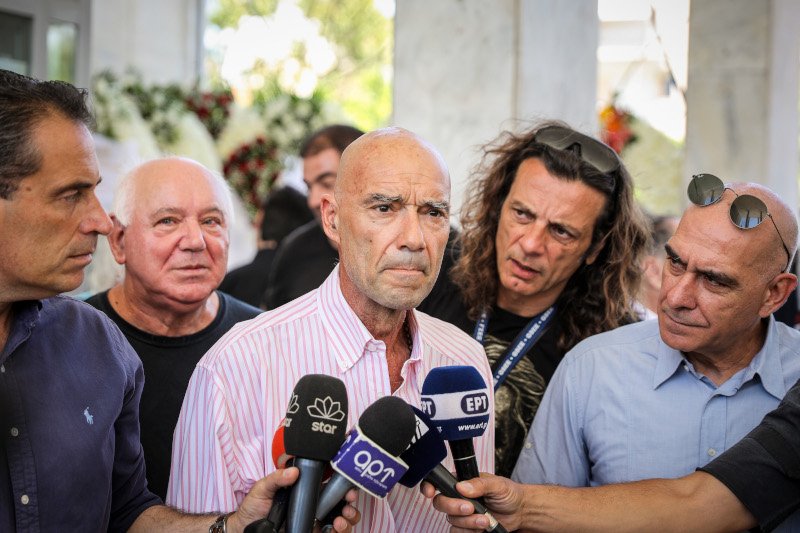 Κηδεία Νίκου Αλέφαντου