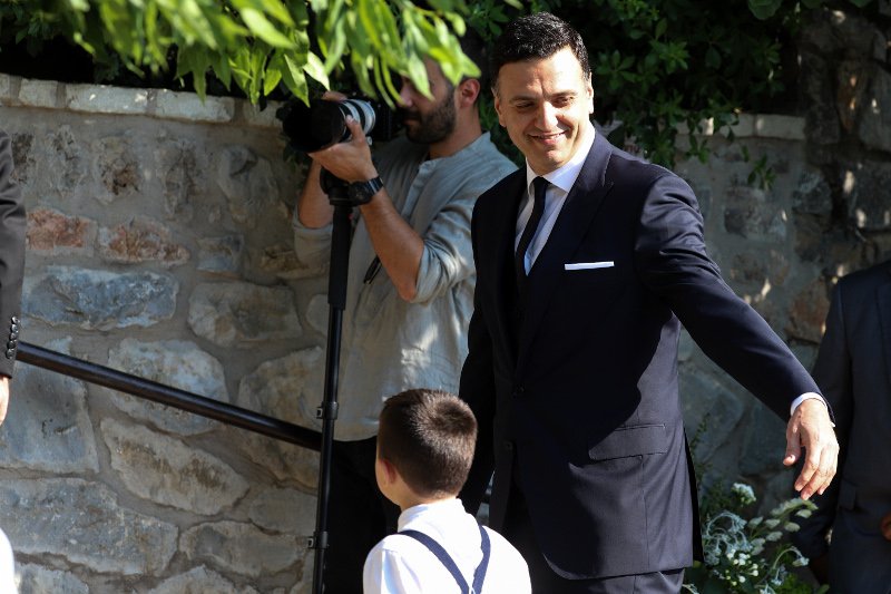 Ο Βασίλης Κικίλιας έφτασε στην εκκλησία για το γάμο του / Φωτογραφία: EUROKINISSI