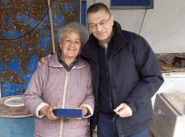 H κυρά Ρηνιώ με τον Αλκιβιάδη Στεφανή στις 28 Δεκεμβρίου