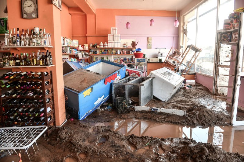 Μεγάλες καταστροφές σε επιχειρήσεις από το χτύπημα της κακοκαιρίας