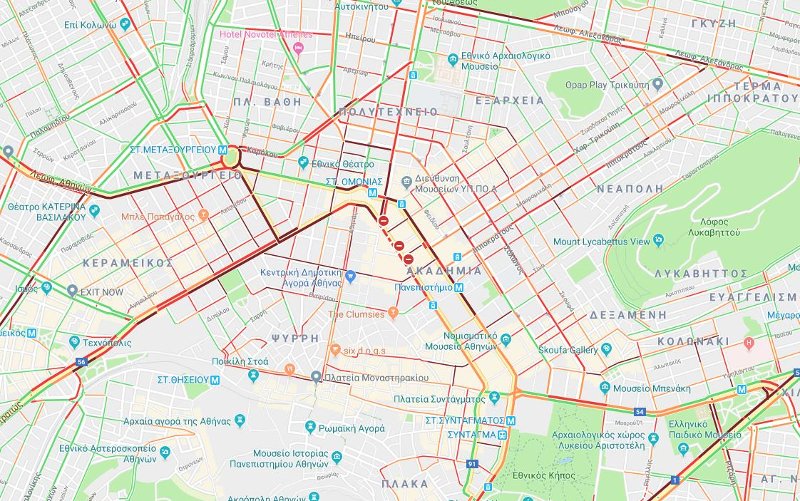 Η κίνηση στους δρόμους λίγο πριν τις 13:00