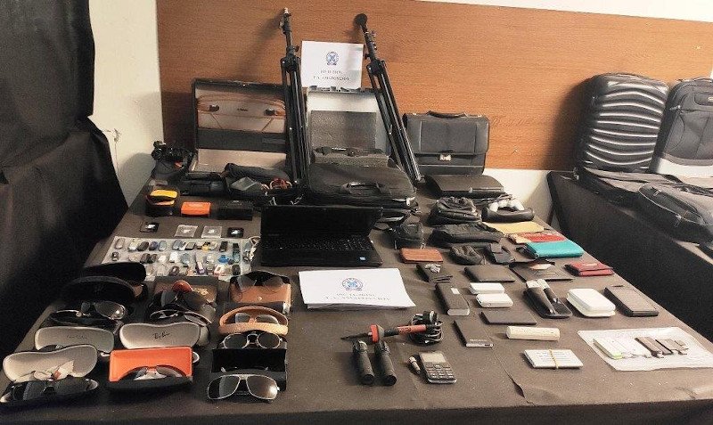 Οσα εντόπισαν οι αρχές στην οικία του ηλικιωμένου -Φωτογραφία: Ελληνική Αστυνομία