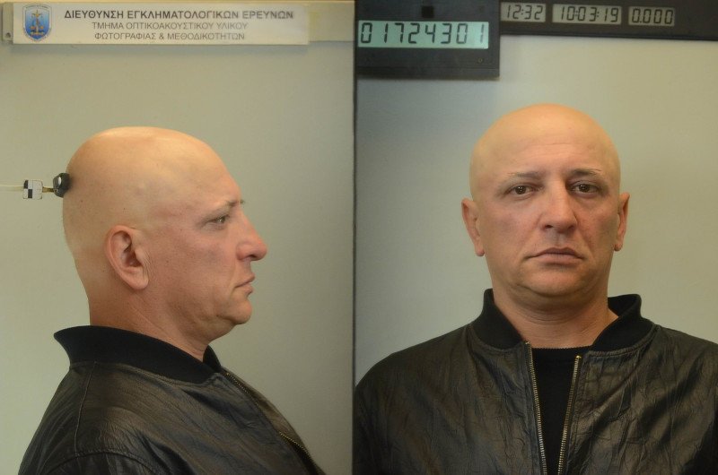 42) (επ.) PECOLLARI (ον.) Andrea του Nikollaq και της Vasilika , γεν. 21-07-1977 στην Αλβανία