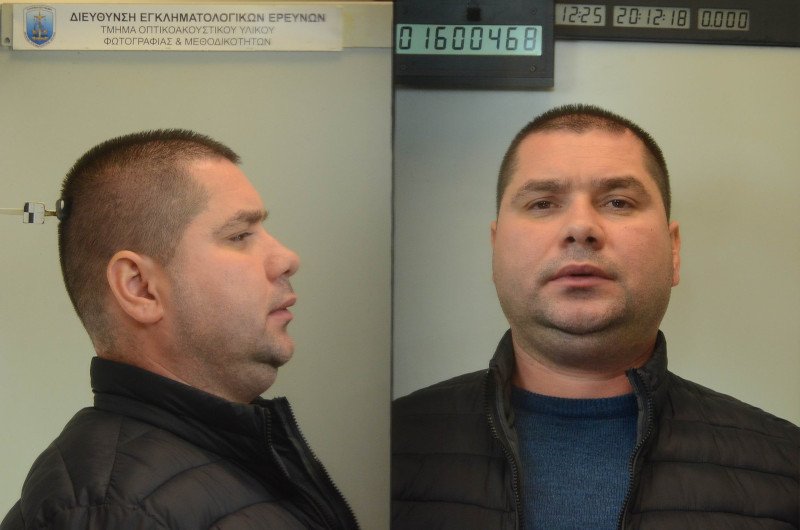 48) (επ.) BARDHI (ον.) Artur του Dilaver και της Nurif , γεν. 13-12-1980 στην Αλβανία