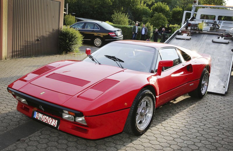 Κόκκινη Ferrari του 1985