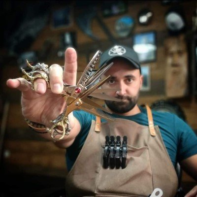 Ο Ναουσαίος κομμωτής... κασκαντέρ, Δημήτρης Σαμαράς