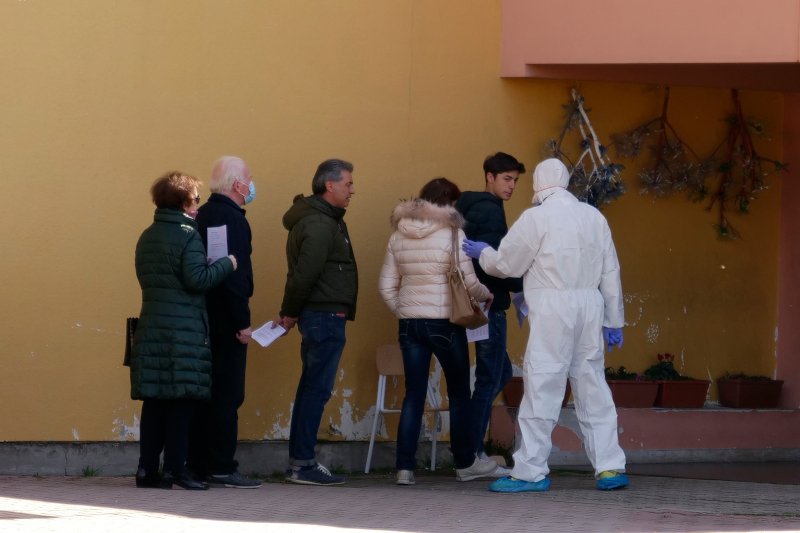 Όλοι οι κάτοικοι της πόλης εξετάστηκαν για κορωνοϊό είτε είχαν συμπτώματα είτε όχι