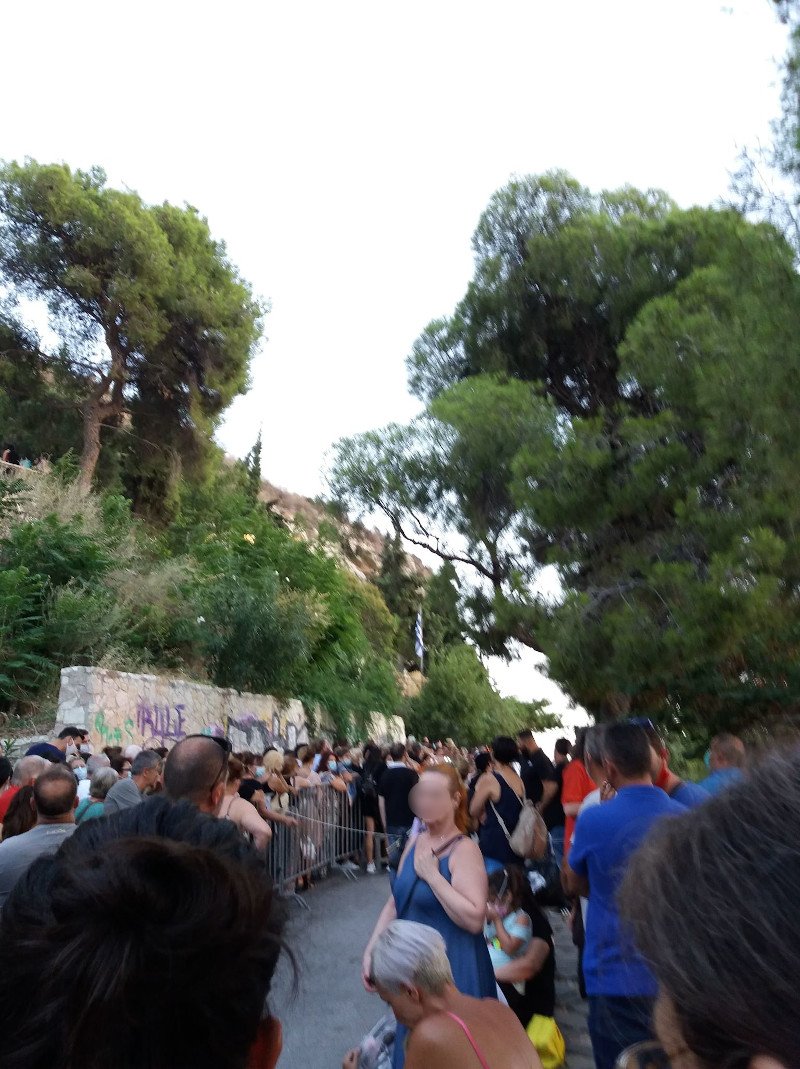 κορωνοϊός ουρές στους Αγίους Ισιδώρους Λυκαβηττού