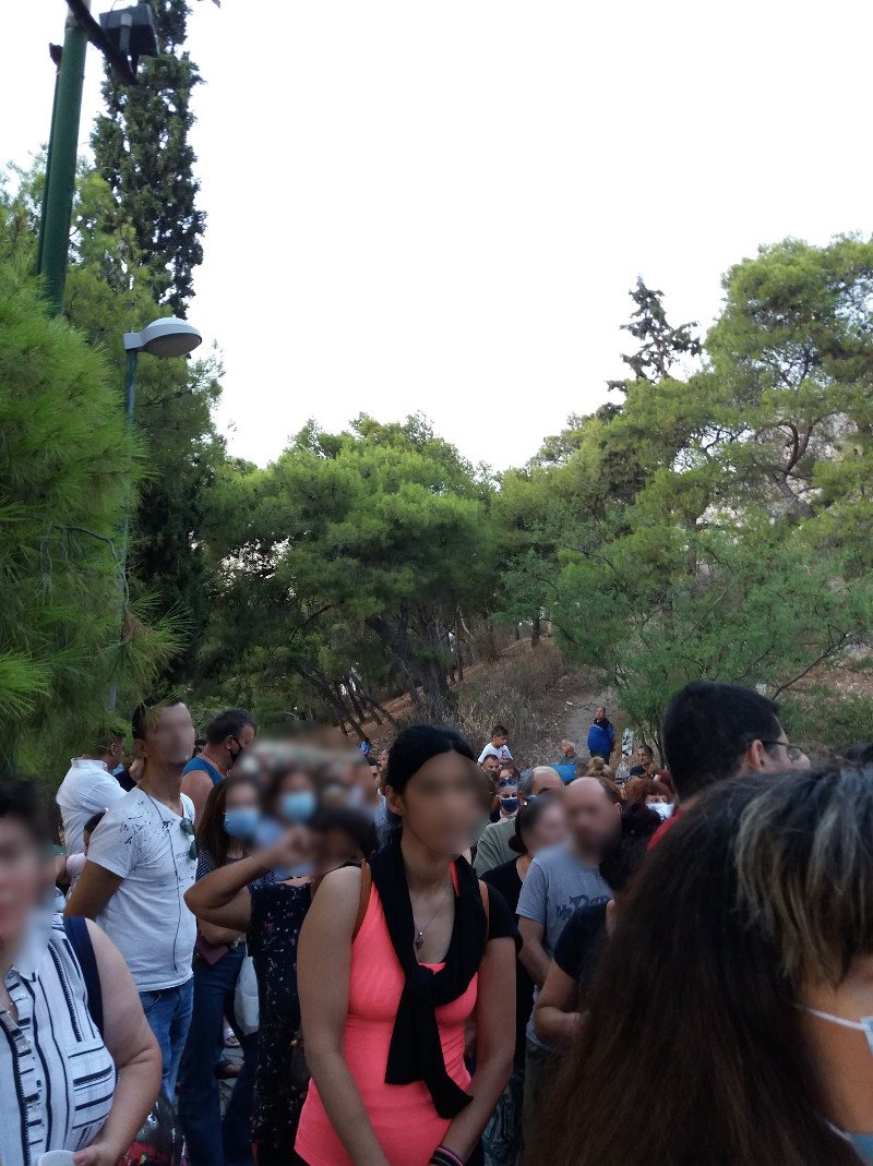 κορωνοϊός ουρές στους Αγίους Ισιδώρους Λυκαβηττού