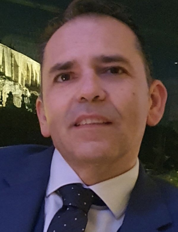Ο Κωνσταντίνος Μαντές Ηλεκτρολόγος μηχανικός & μηχανικός τηλεπικοινωνιών