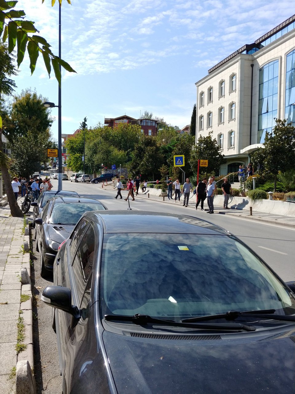 Κόσμος στους δρόμους μετά τον ισχυρό σεισμό στην Κωνσταντινούπολη