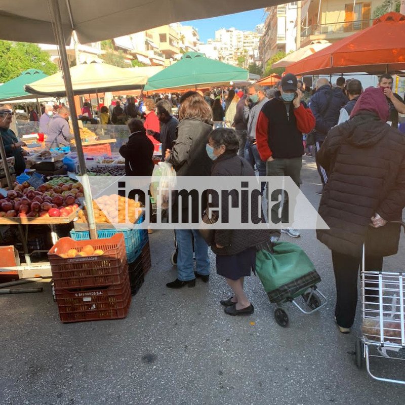 Συνωστισμός σε λαϊκή αγορά στην Ηλιούπολη/ Φωτογραφία: iefimerida