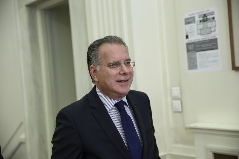 Ο αναπληρωτής υπουργός Δημόσιας Τάξης για τη μετανσστευτική πολιτική Γιώργος Κουμουτσάκος