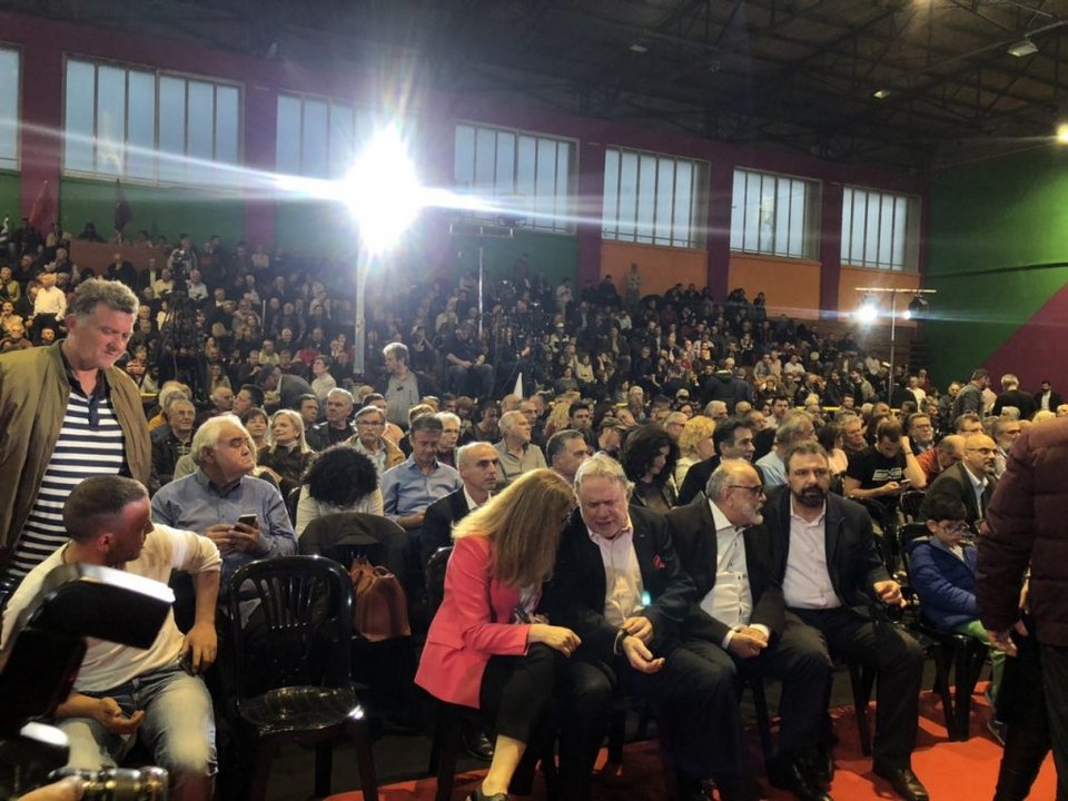 Ο Παναγιώτης Κουρουμπλής στο κλειστό γυμναστήριο Καλαμάτας
