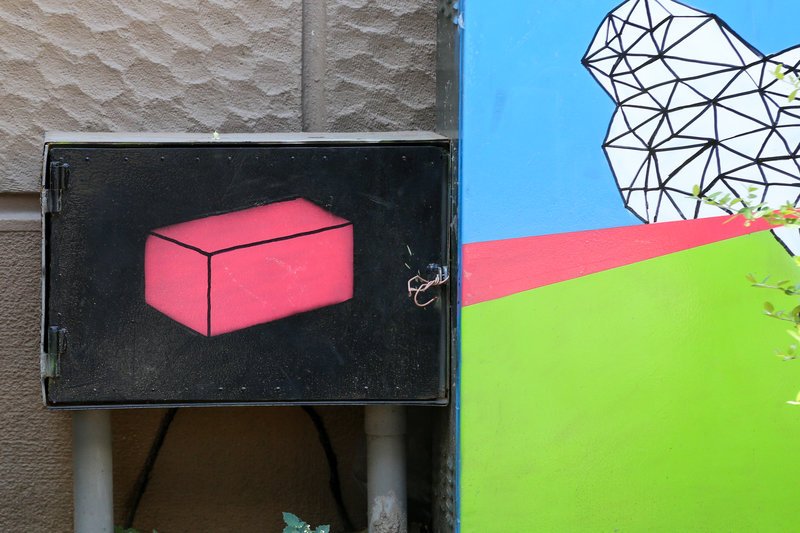 Καλλιτεχνική όψη πήραν κουτιά του ΟΤΕ στο κέντρο της Αθήνας-Φωτογραφία: EUROKINISSI/ ΓΙΩΡΓΟΣ ΣΤΕΡΓΙΟΠΟΥΛΟΣ 