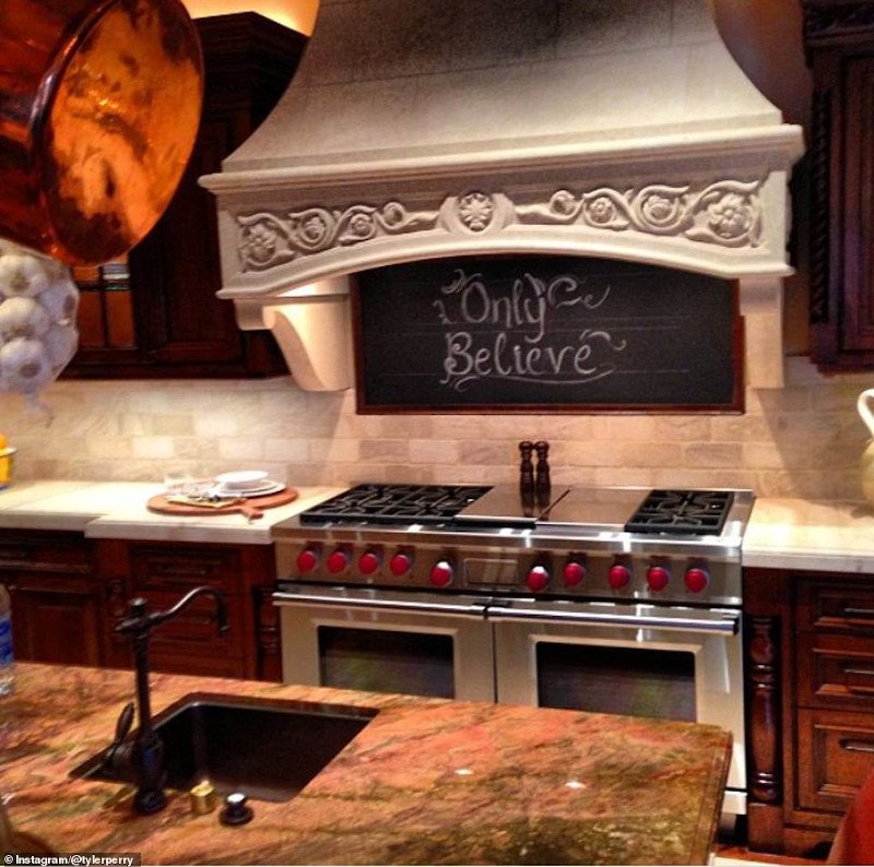 Η κουζίνα της βίλας