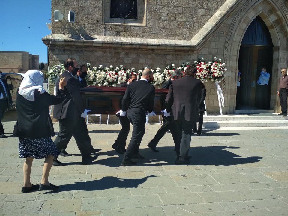 Μεταφέρεται η σορός του Δημήτρη Κρεμαστινού/ Φωτογραφία: verena.gr