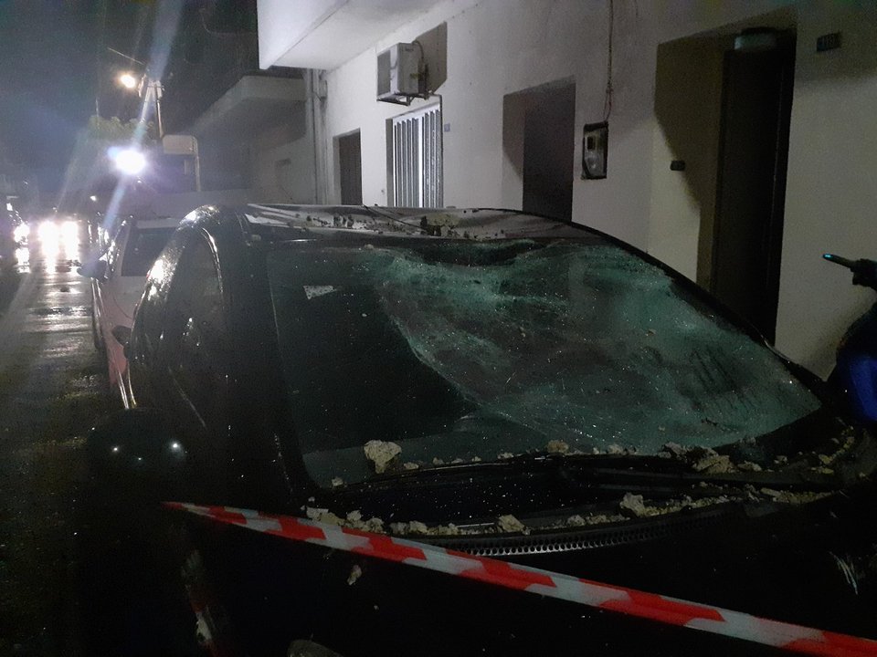Υλικές ζημιές υπέστησαν ΙΧ