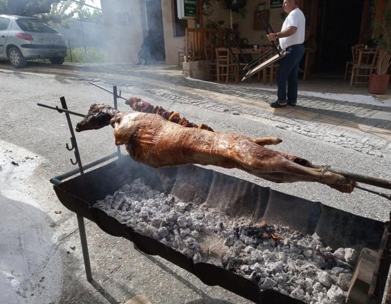 Ψήσιμο οβελία στην Κρήτη