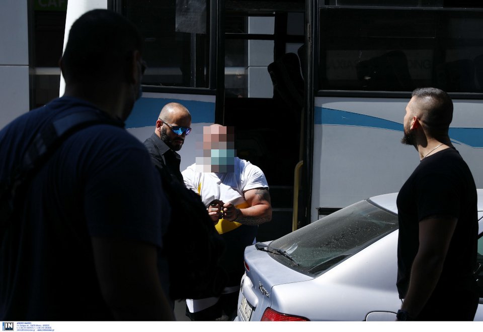 Πώς δρούσε η εγκληματική οργάνωση των εκβιαστών: Εμπρησμοί, εκρήξεις, ξυλοδαρμοί και... κυνομαχίες