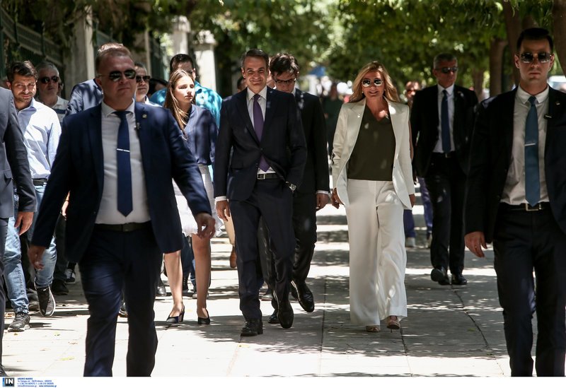 Ο Κυριάκος Μητσοτάκης και η σύζυγος του Μαρέβα Γκραμπόφσκι
