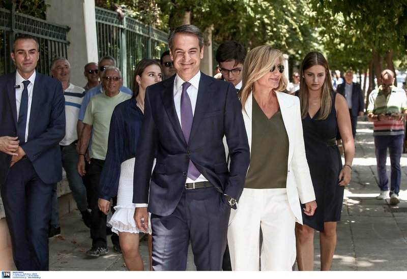 Ο Κυριάκος Μητσοτάκης και η σύζυγος του Μαρέβα Γκραμπόφσκι