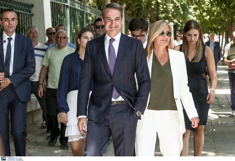 Ο Κυριάκος Μητσοτάκης και η σύζυγος του Μαρέβα Γκραμπόφσκι