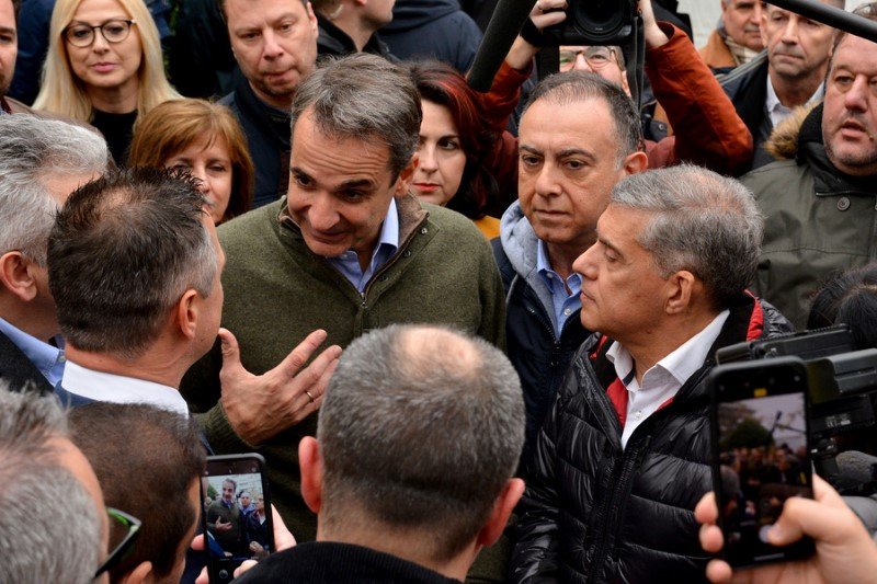 Κυριάκος Μητσοτάκης με πολίτες