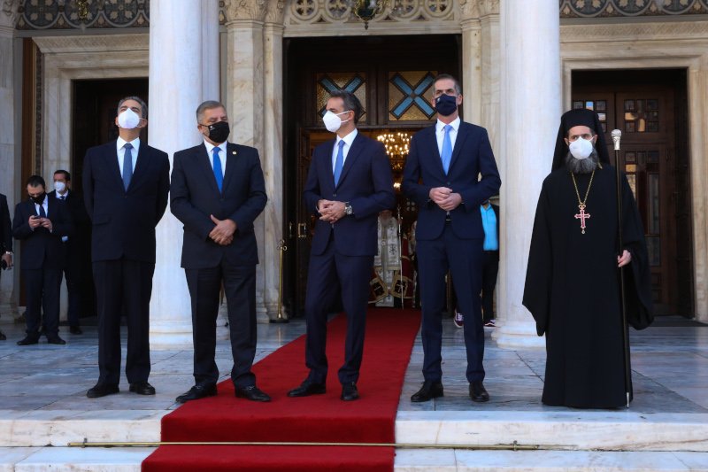 Στην πρωτοχρονιάτικη δοξολογία στη Μητρόπολη Αθηνών Σακελλαροπούλου και Μητσοτάκης
