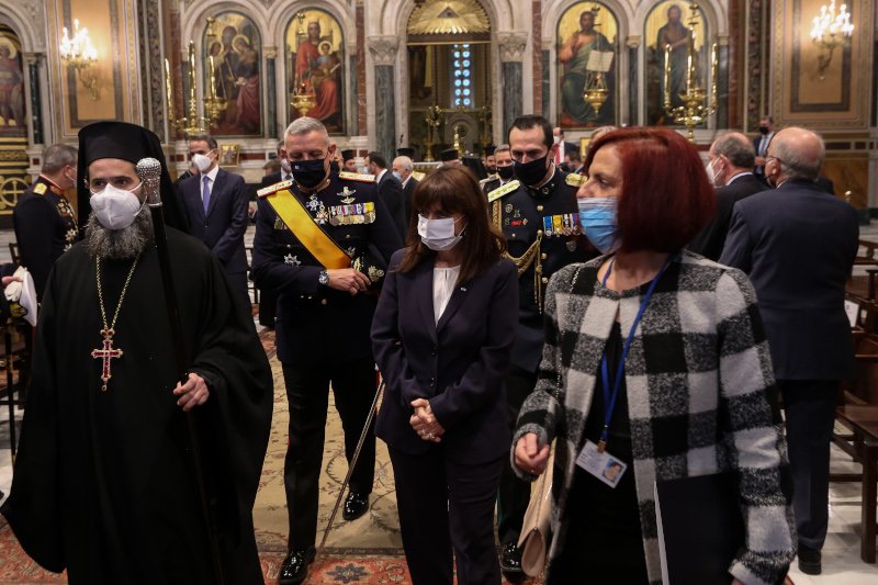 Στην πρωτοχρονιάτικη δοξολογία στη Μητρόπολη Αθηνών Σακελλαροπούλου και Μητσοτάκης