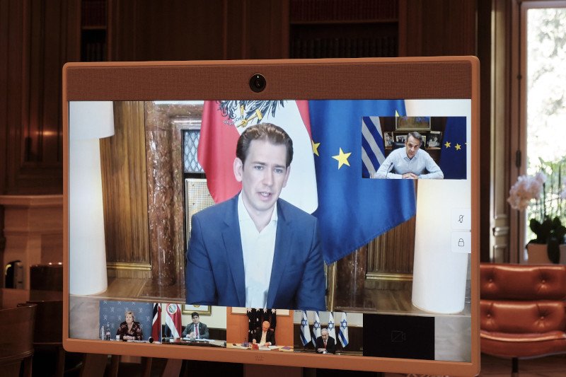 Κυριάκος Μητσοτάκης τηλεδιάσκεψη Σεμπάστιαν Κουρτς