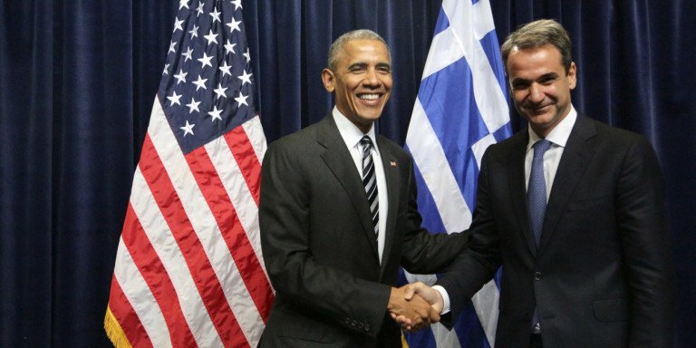 Στιγμιότυπο από τη συνάντηση του Κυριάκου Μητσοτάκη με τον Μπαράκ Ομπάμα στην Αθήνα τον Νοέμβριο του 2016 © INTIME NEWS