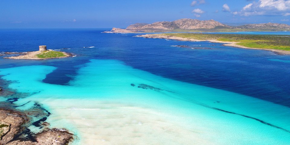 Η πανέμορφη παραλία Λα Πελόζα στη Σαρδηνία