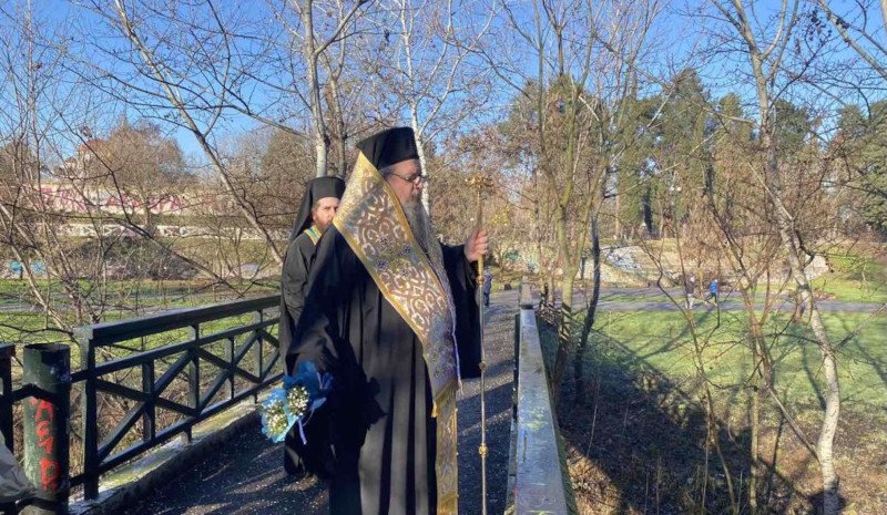 Λάρισα Μητροπολίτης πηνειός παραμονή θεοφανείων