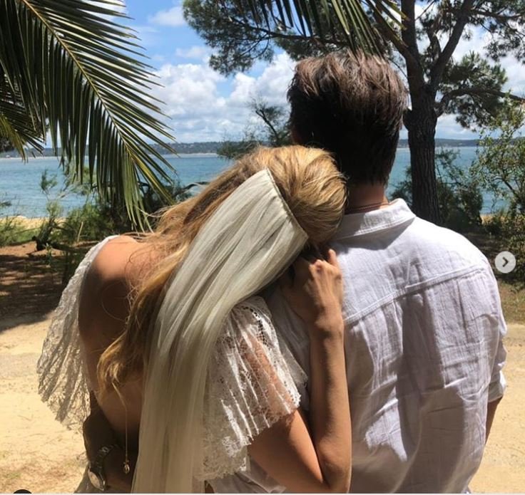 Λόρα Σμετ και Νταβίντ Χαλιντέι απέτισαν φόρο τιμής στον πατέρα τους