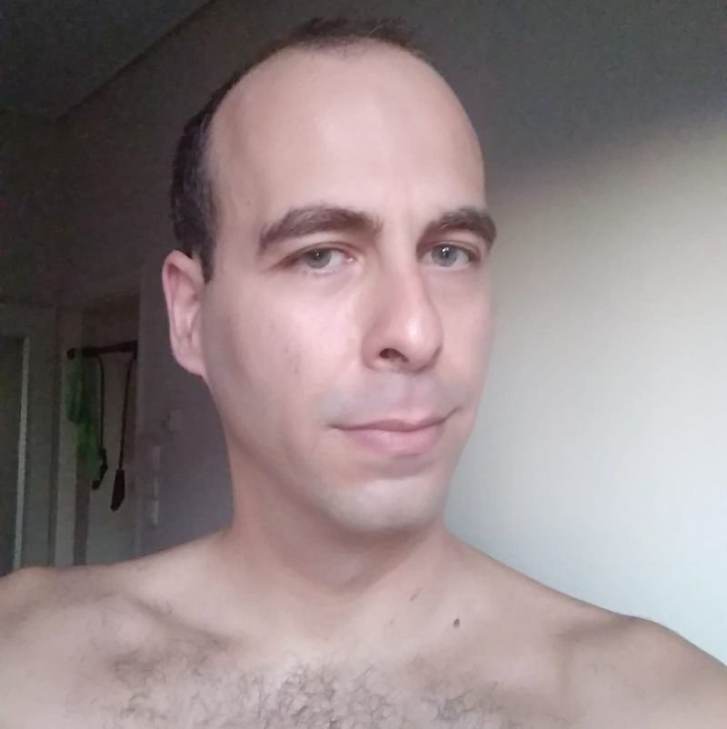 Η αλλαγή στο πρόσωπο μετά το ξύρισμα με την heated razor blade