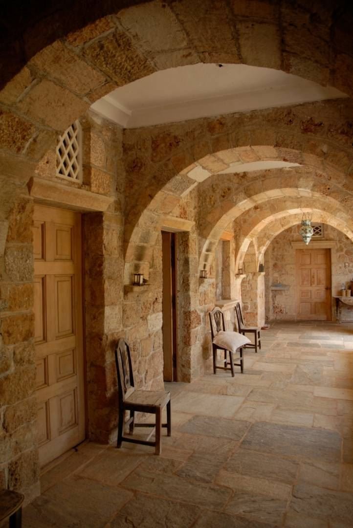 Άλλη άποψη του πέτρινου διαδρόμου