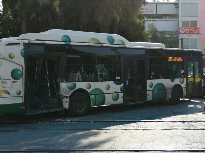 Το λεωφορείο μετά τη σύγκρουση