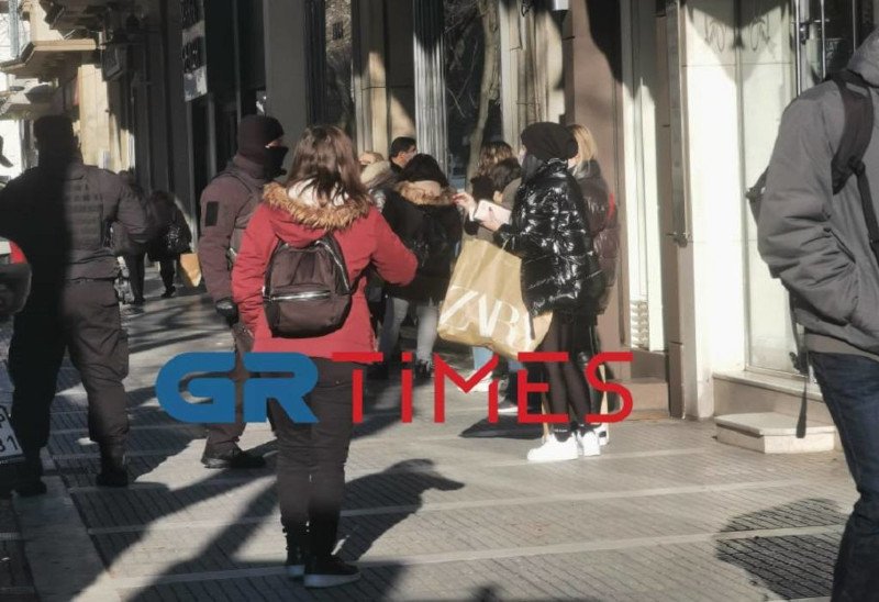 Λιανεμπόριο Θεσσαλονίκη ουρά