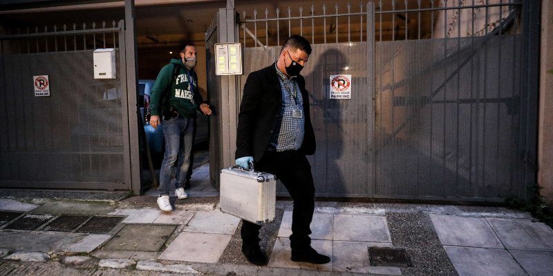 Ερευνα της αστυνομίας στο σπίτι του Δημήτρη Λιγνάδη / Φωτογραφία: EUROKINISSI/ΓΙΑΝΝΗΣ ΠΑΝΑΓΟΠΟΥΛΟΣ