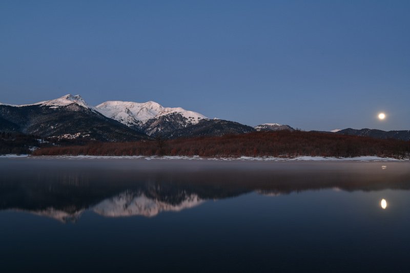 Υπερπανσέληνος πάνω από τη Λίμνη Πλαστήρα