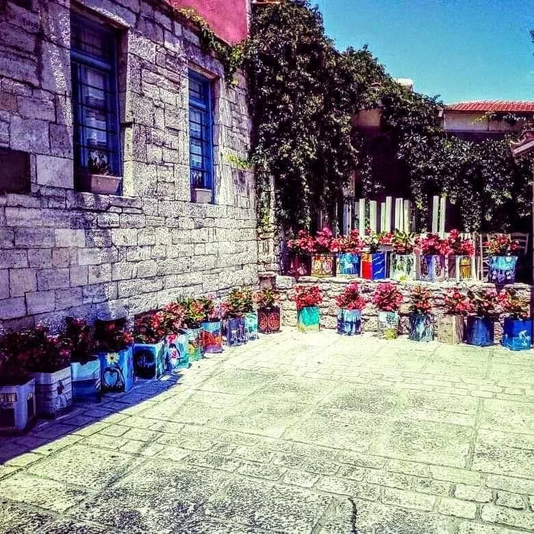 Ζωγράφοι και μαθητές πήραν μέρος στην πρωτότυπη αυτή δράση