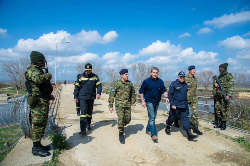 Φωτογραφίες από την περιοδεία του Α. Λοβέρδου στον Εβρο που κατέθεσε ο ίδιος στη Βουλή