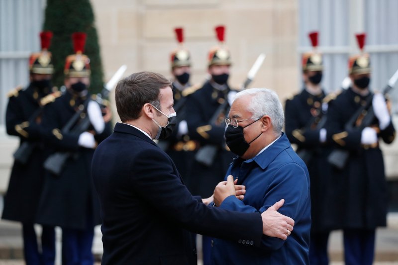 Ο Εμανουέλ Μακρόν με τον πρωθυπουργό της Πορτογαλίας, Αντόνιο Κόστα