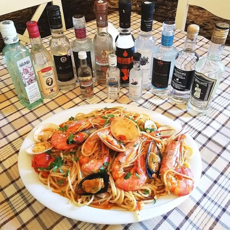 Μακαρονάδα με γαρίδες και όστρακα