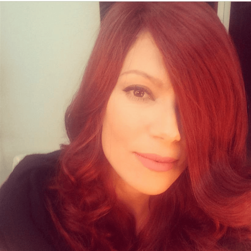 Instastory της Βίκυς Καγιά το 2015 με κόκκινα μαλλιά.